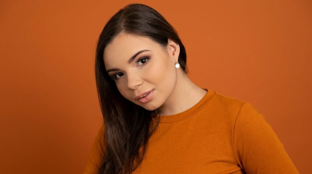 Sofia Lee Bio 2026: Age, Career, Net Worth & More