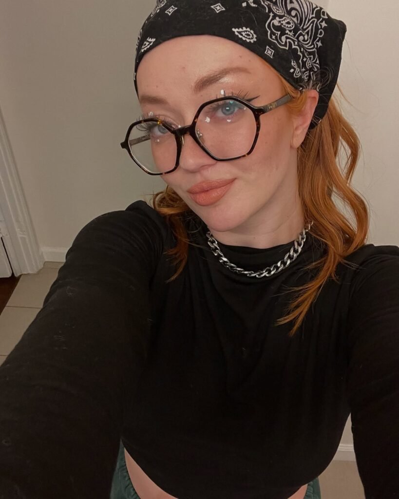 Emma Magnolia: Bio, Age, Career, Height & Net Worth