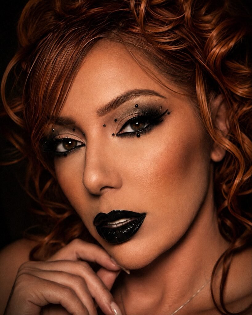 Lauren Phillips Bio: Age, Career, Family & Net Worth