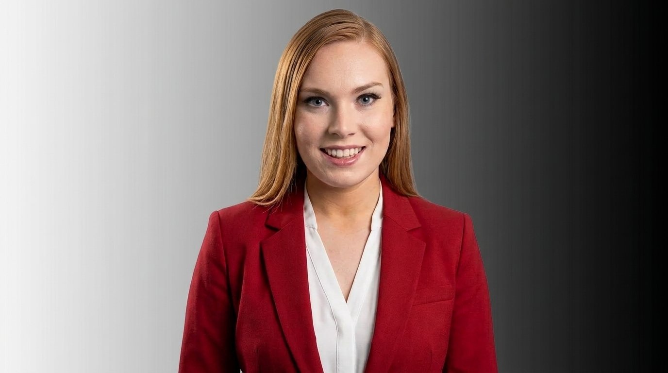 Add Yellow Suit and background Studio wall Pink And White gradient