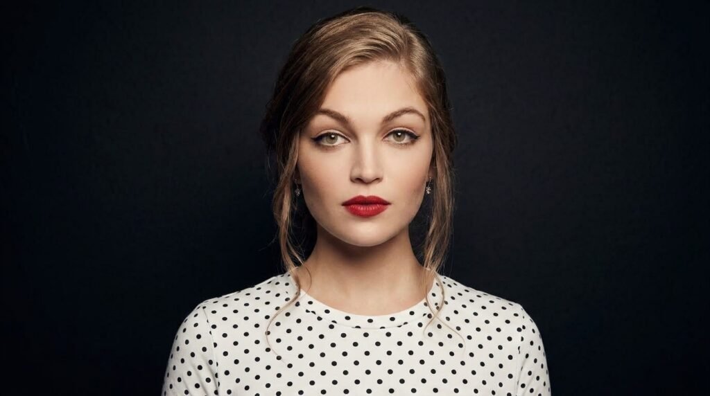 Lili Simmons Bio: Age, Career, Height, Net Worth