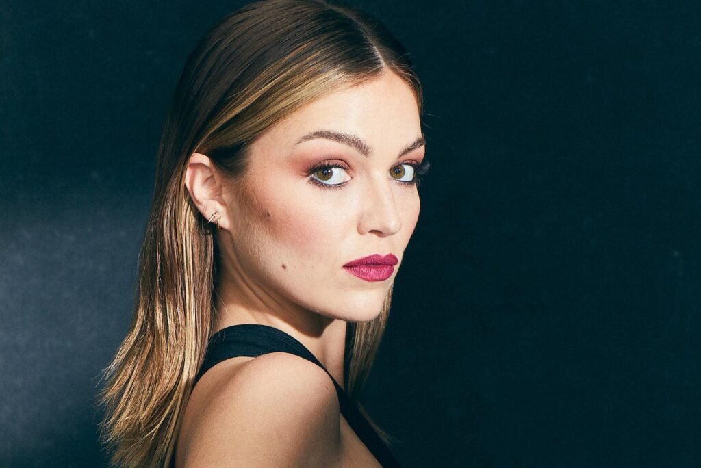 Lili Simmons Bio: Age, Career, Height, Net Worth