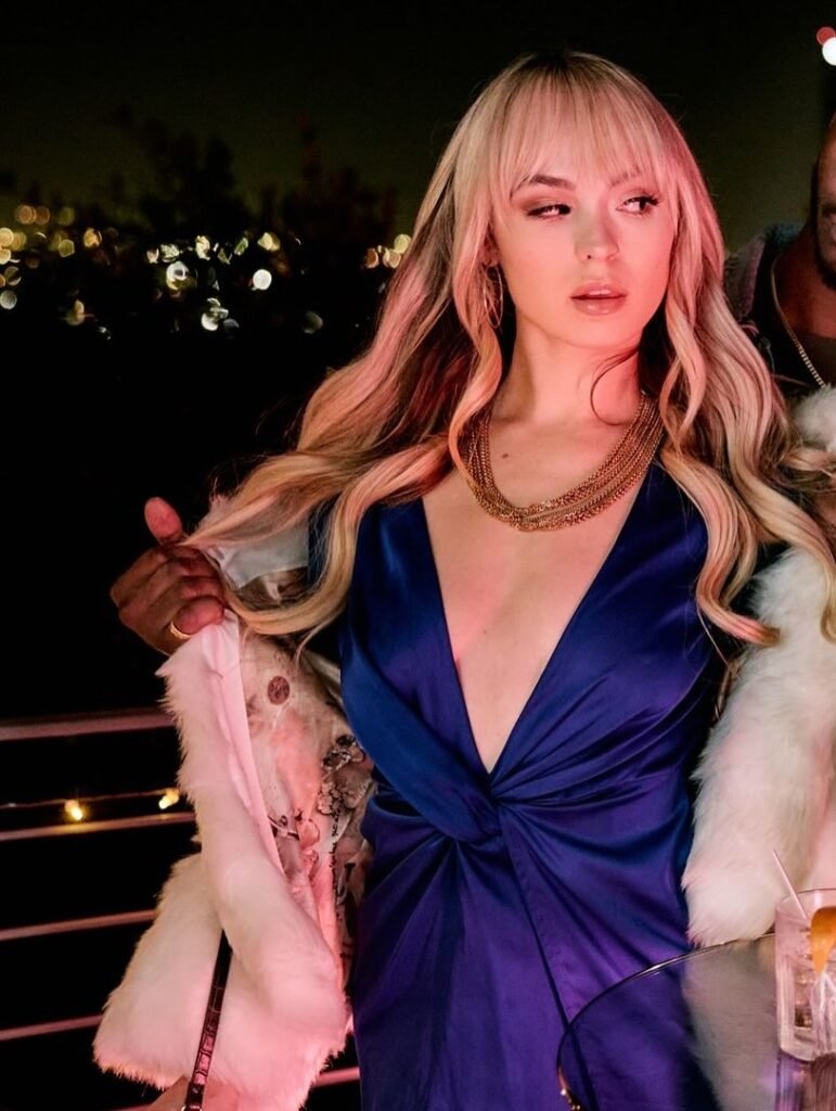 Lilly Bell Bio: Age, Career, Family, Boyfriend & Net Worth
